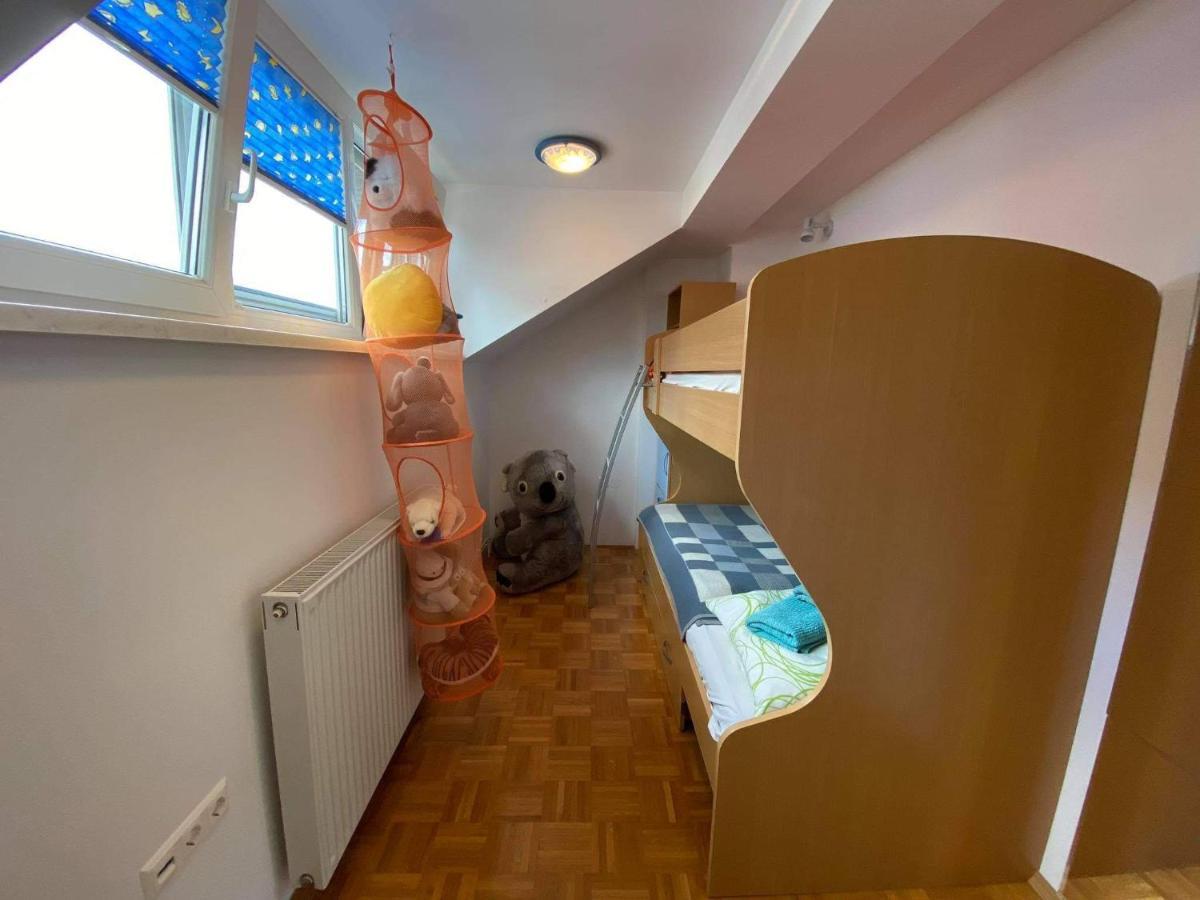 Apartment Kranj - Huge Terrace, Free P, Wi - Fi, Ac Eksteriør bilde